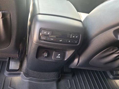 Used 2021 Hyundai Palisade Limited image 14