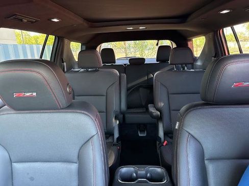 Used 2025 Chevrolet Traverse Z71 w/ LPO, Illumination Package AWD/4WD image 13