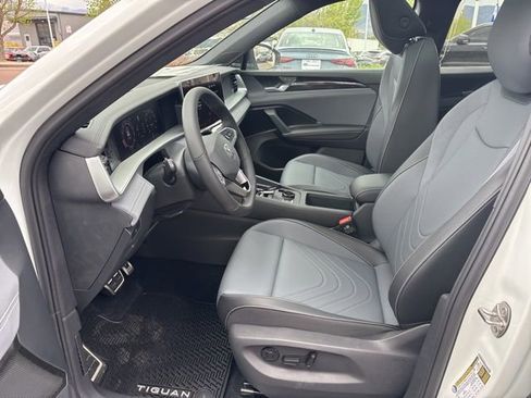 New 2026 Volkswagen Tiguan SE R-Line AWD/4WD image 7