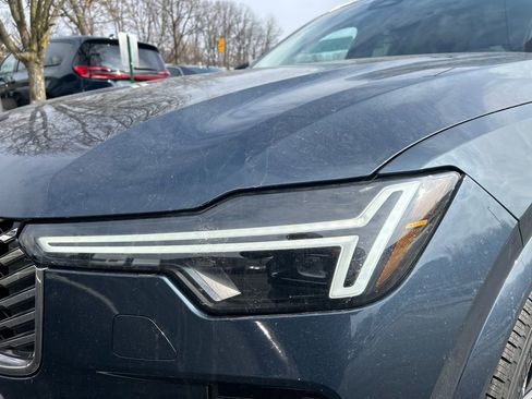 New 2026 Volvo XC90 B6 Core w/ Protection Package Premier image 7