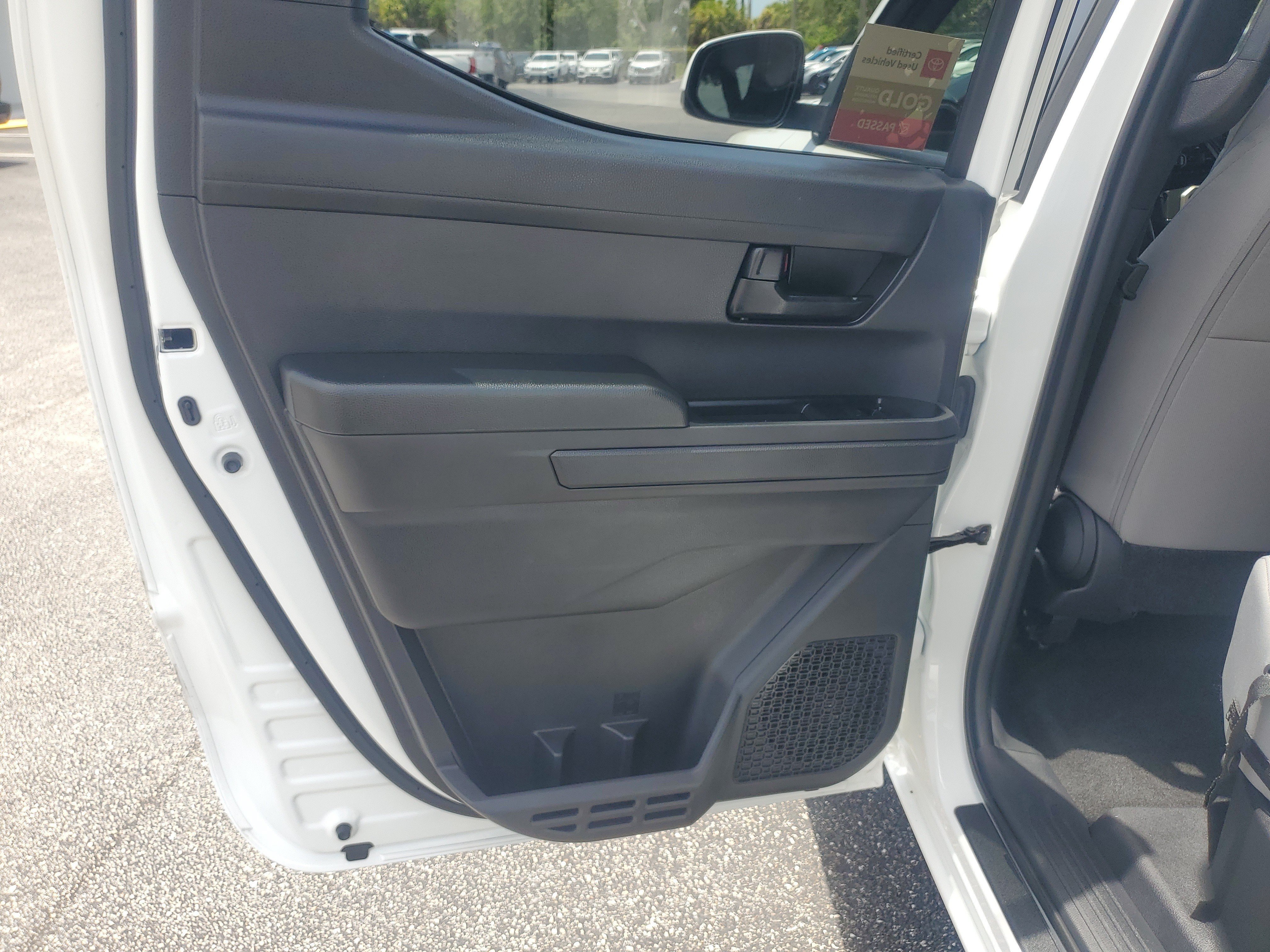 Used 2025 Toyota Tacoma SR5 AWD/4WD image 16