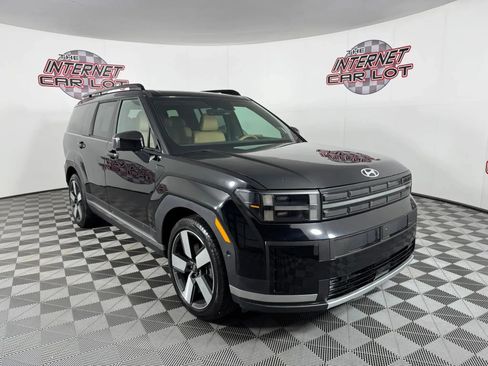 Used 2024 Hyundai Santa Fe Limited AWD/4WD image 9