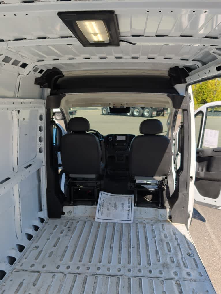 Used 2024 RAM ProMaster 2500 w/ Convenience Group FWD image 23