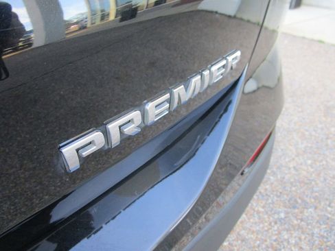 Used 2022 Chevrolet Equinox Premier image 16