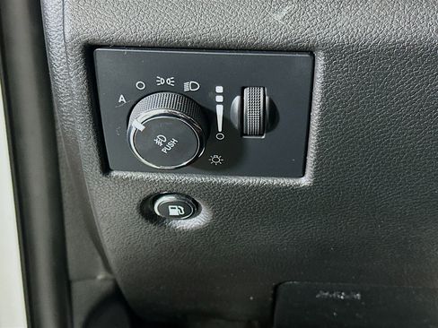 Used 2021 Jeep Grand Cherokee Freedom Edition RWD image 17