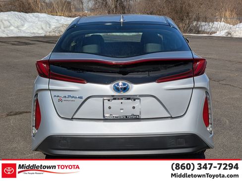 Used 2017 Toyota Prius Prime Premium FWD image 4