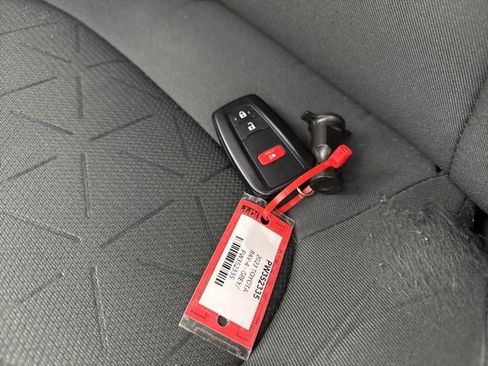 Used 2023 Toyota RAV4 XLE AWD/4WD image 29