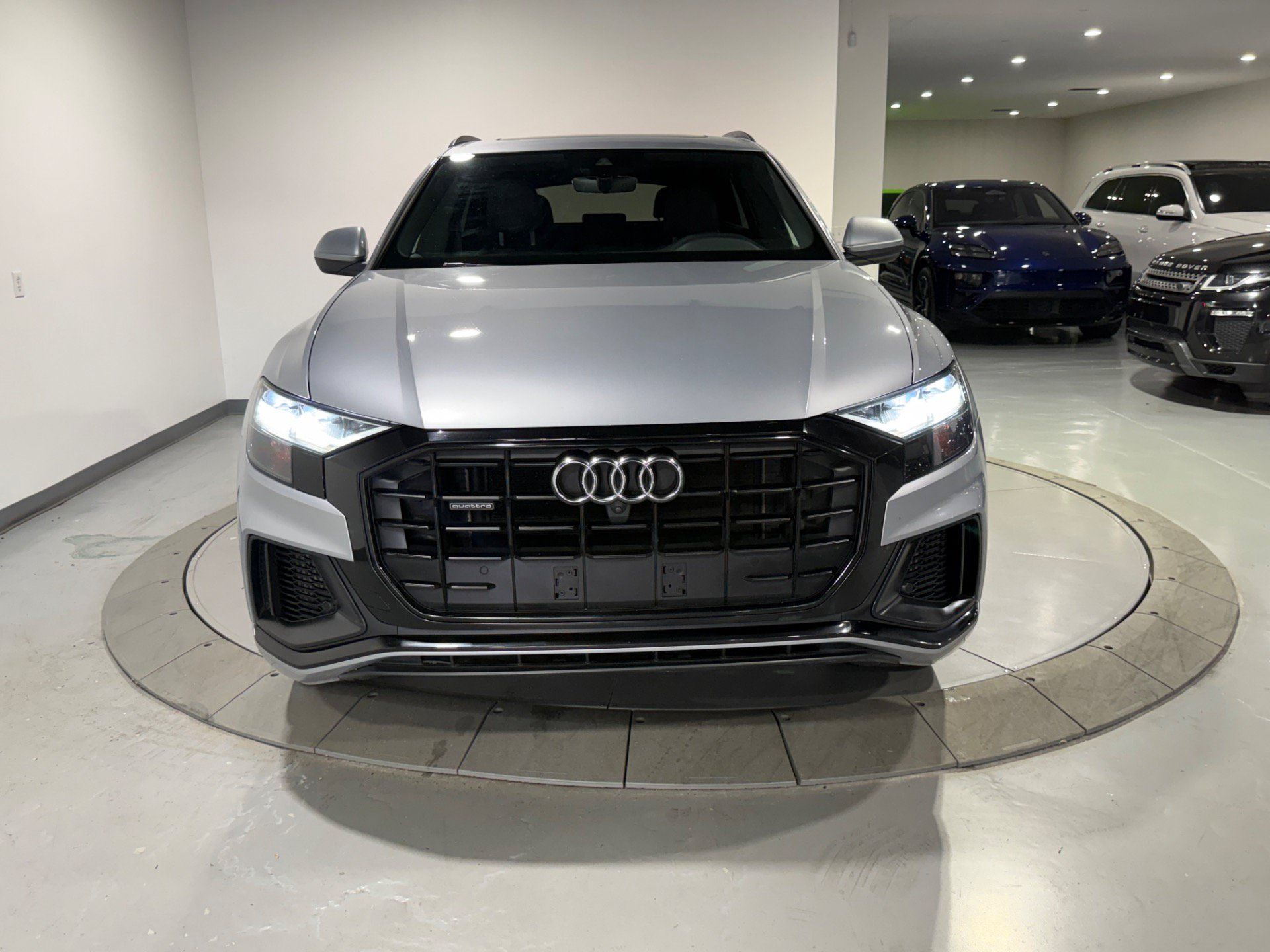 Used 2019 Audi Q8 Premium Plus w/ Premium Plus AWD/4WD image 5