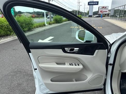 Used 2021 Volvo XC60 T5 Inscription w/ Climate Package AWD/4WD image 19