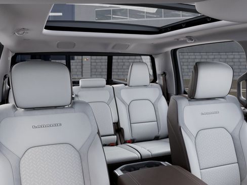 New 2026 RAM 1500 Laramie AWD/4WD image 34
