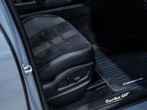 Used 2022 Porsche Cayenne Turbo GT AWD/4WD image 37