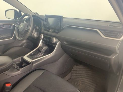 Used 2021 Toyota RAV4 LE image 25