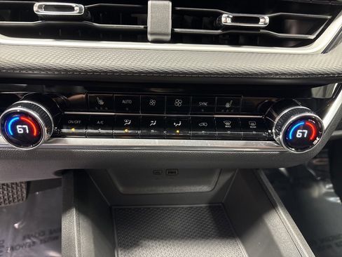 New 2026 Chevrolet Equinox LT w/ Convenience Package II image 26