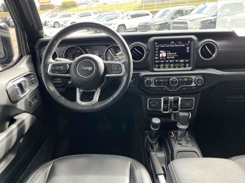 Used 2022 Jeep Wrangler Unlimited Sahara w/ Cold Weather Group image 4