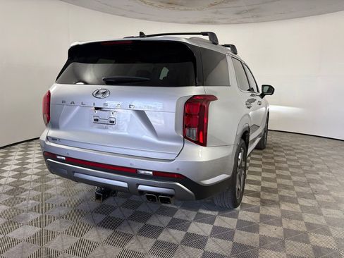 Used 2024 Hyundai Palisade Limited FWD image 3
