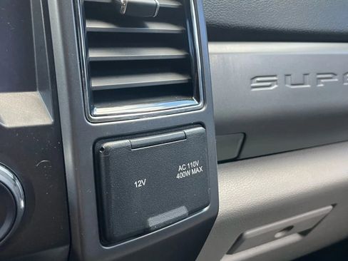 Used 2019 Ford F250 XLT w/ XLT Premium Package image 28