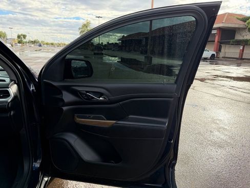 Used 2021 GMC Acadia SLE w/ Driver Convenience Package image 19