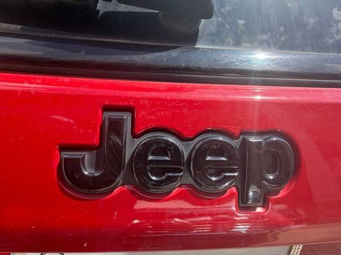 Used 2020 Jeep Compass Latitude FWD image 9