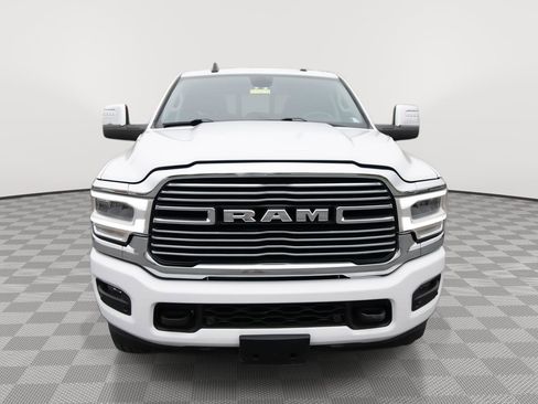 Used 2024 RAM 2500 Laramie AWD/4WD image 2
