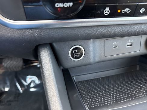 Used 2023 Nissan Rogue SV w/ SV Premium B Package image 22