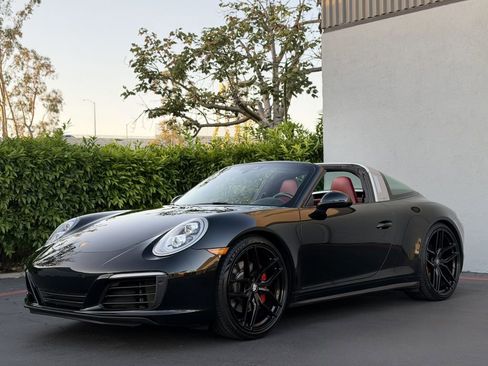 Used 2019 Porsche 911 Targa 4S image 14