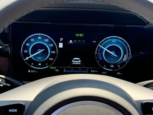 Used 2025 Hyundai Elantra Limited image 19