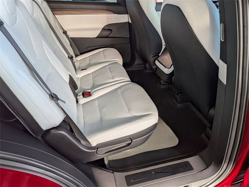 Used 2025 Tesla Model X image 28