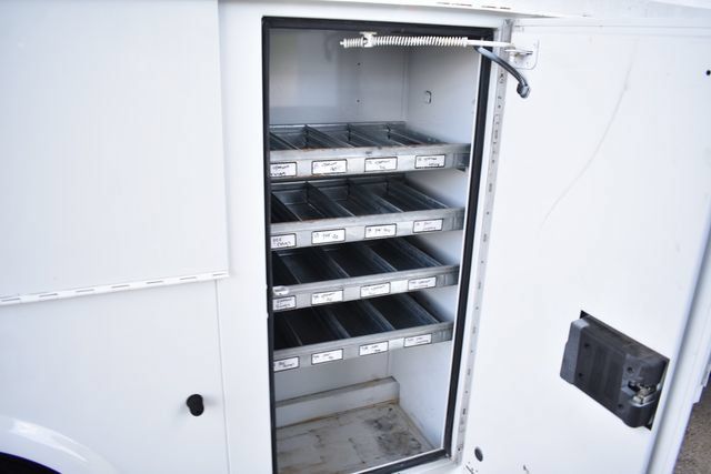 Used 2017 Chevrolet Express 3500 RWD image 19