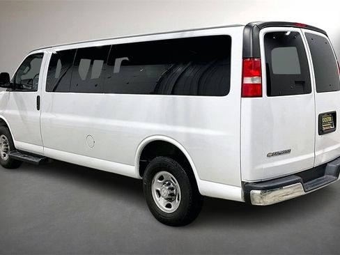 Used 2020 Chevrolet Express 3500 LT w/ LT Preferred Equipment Group image 4