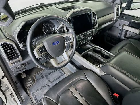 Used 2022 Ford F350 Platinum image 2