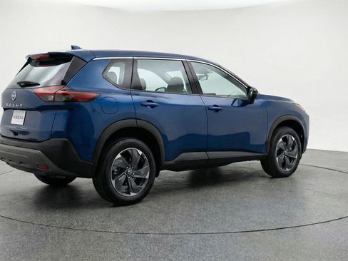 Used 2025 Nissan Rogue SV FWD image 9