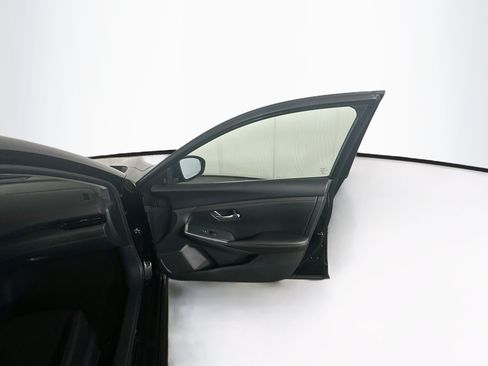 Used 2025 Nissan Sentra SR FWD image 30
