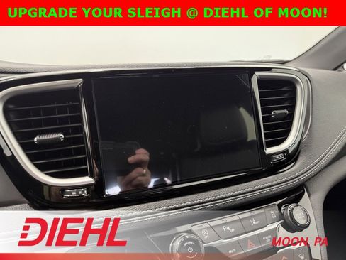 New 2026 Chrysler Pacifica Select image 34