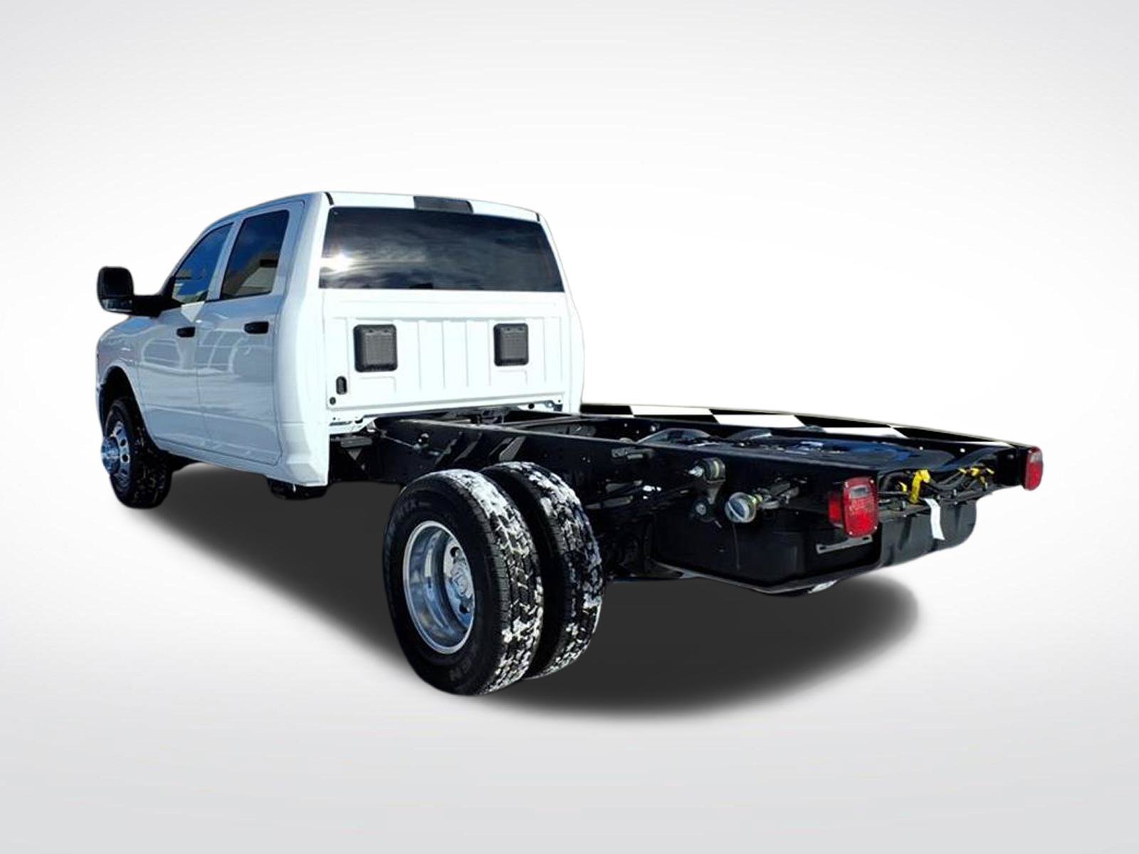 Used 2026 RAM 3500 Tradesman w/ Chrome Appearance Group AWD/4WD image 4