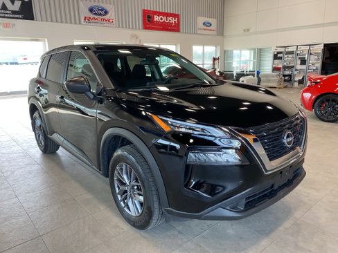 Used 2023 Nissan Rogue S image 7