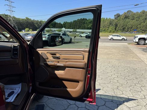 Used 2019 RAM 1500 Limited AWD/4WD image 17