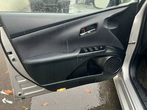 Used 2021 Toyota Prius Prime LE image 19