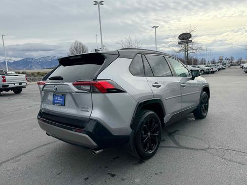 Used 2022 Toyota RAV4 XSE w/ XSE Grade Weather Package image 7