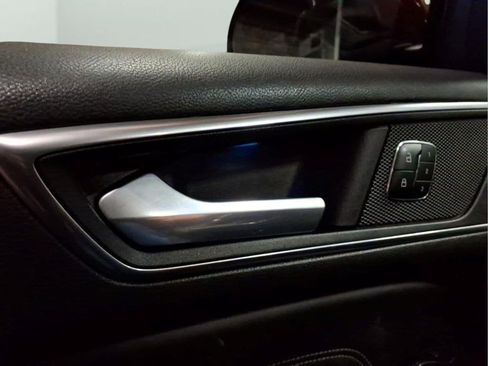 Used 2015 Ford Edge Titanium w/ Equipment Group 301A AWD/4WD image 18