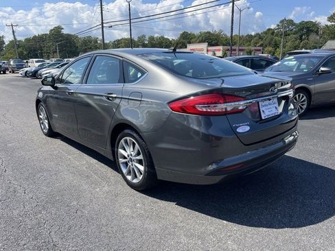 Used 2017 Ford Fusion S image 4