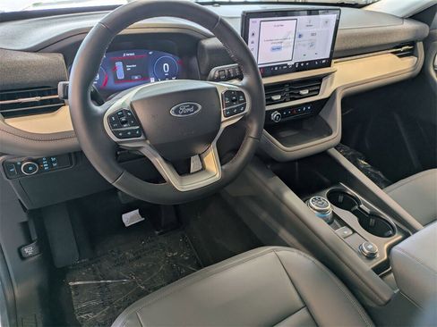 New 2026 Ford Explorer Active w/ Active Comfort Package image 10