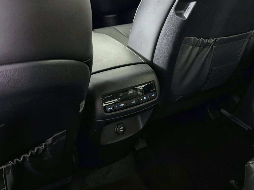 Used 2024 Hyundai Palisade SEL FWD image 28