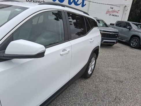 Certified 2023 GMC Terrain SLE w/ Driver Convenience Package image 2