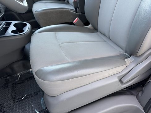 Used 2020 Nissan NV 1500 SV image 19