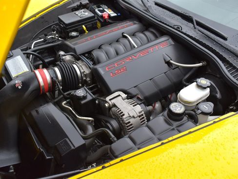 Used 2006 Chevrolet Corvette Coupe RWD image 25