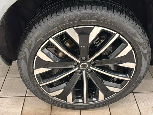 New 2026 Volvo XC90 T8 Plus w/ Protection Package Premier image 32