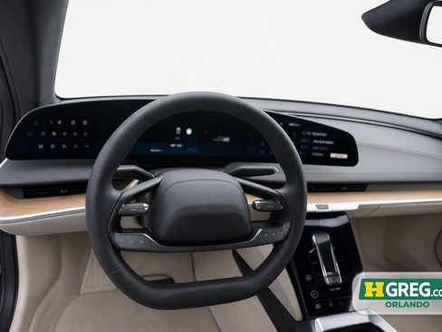 Used 2024 Lucid Air Pure RWD image 8