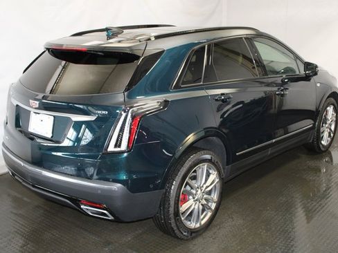 Certified 2025 Cadillac XT5 Sportv w/ Technology Package image 4