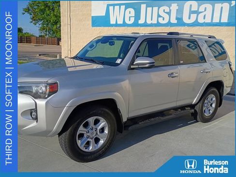 Used 2022 Toyota 4Runner SR5 Premium w/ Moonroof Package RWD image 3