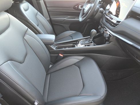 New 2026 Jeep Compass Latitude AWD/4WD image 13